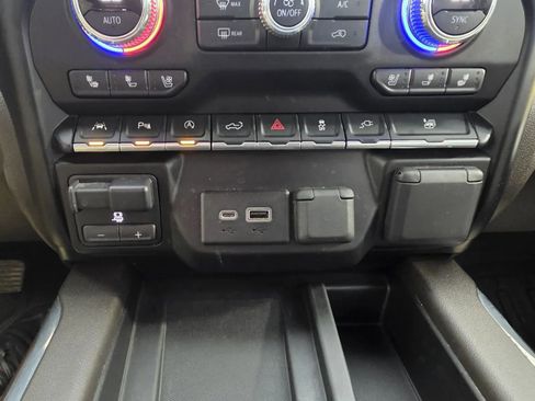 Used 2020 GMC Sierra 1500 SLT w/ SLT Premium Plus Package AWD/4WD image 40