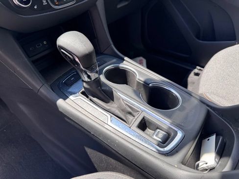 Used 2023 Chevrolet Equinox LT AWD/4WD image 17