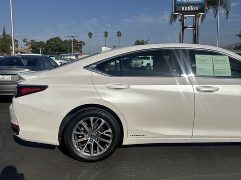 Used 2022 Lexus ES 300h image 10