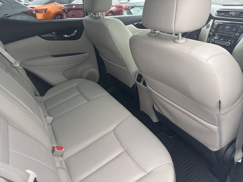 Used 2022 Nissan Rogue Sport SL image 11