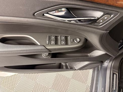 Used 2012 Cadillac SRX Luxury FWD image 18