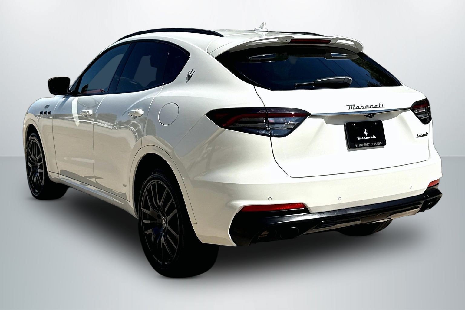 Used 2022 Maserati Levante GT AWD/4WD image 5