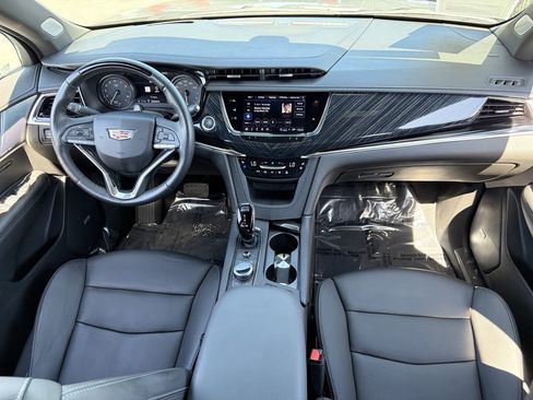 Certified 2024 Cadillac XT6 Premium Luxury w/ Technology Package FWD image 16