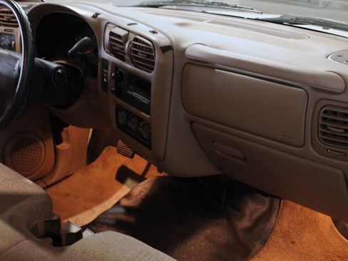 Used 1998 Chevrolet S10 Pickup 2WD Regular Cab image 8