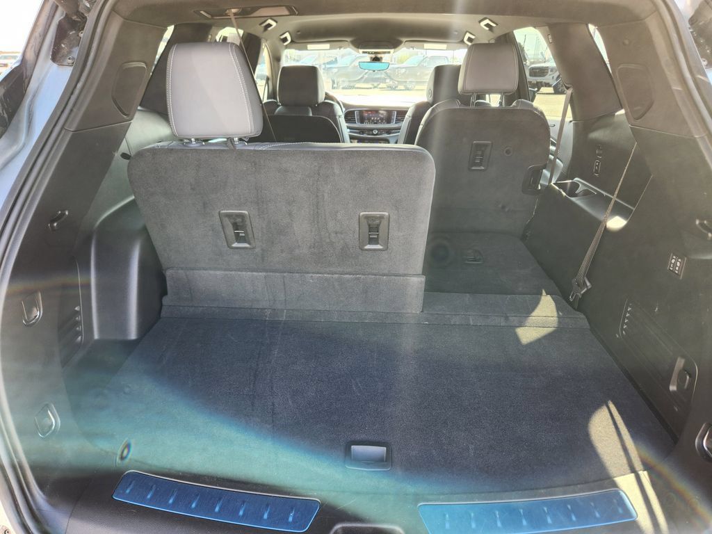 Used 2024 Buick Enclave Premium AWD/4WD image 24