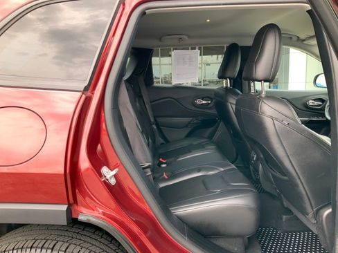 Used 2020 Jeep Cherokee Latitude Plus AWD/4WD image 18
