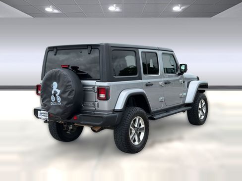 Used 2021 Jeep Wrangler Unlimited Sahara AWD/4WD image 9
