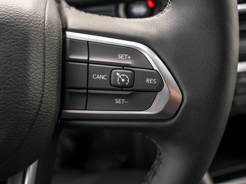 New 2026 Jeep Compass Latitude AWD/4WD image 25
