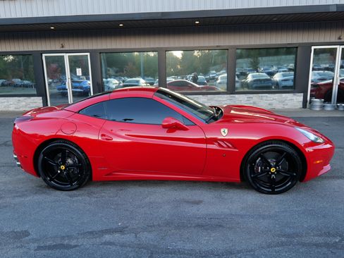 Used 2014 Ferrari California image 93