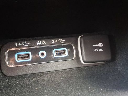 Used 2018 Jeep Grand Cherokee Laredo AWD/4WD image 24