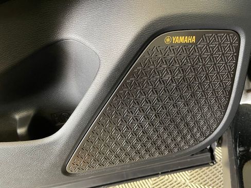 New 2025 Mitsubishi Outlander SE image 20