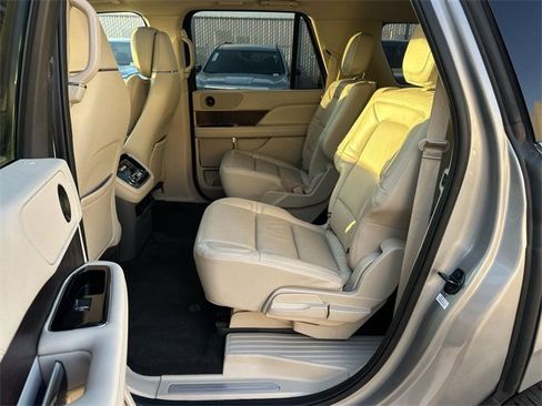 Used 2021 Lincoln Navigator L Reserve image 25