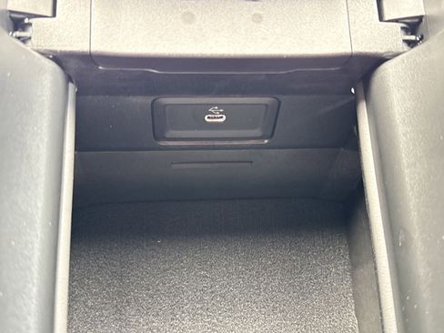 New 2026 Mercedes-Benz C 43 AMG 4MATIC Sedan image 36
