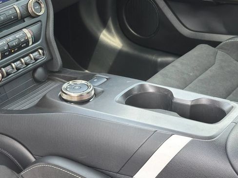 Used 2021 Ford Mustang Shelby GT500 w/ Technology Package RWD image 19