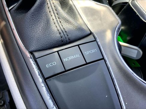 Used 2023 Toyota Camry LE w/ Convenience Package FWD image 33