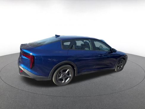 Used 2025 Kia K4 LXS image 15