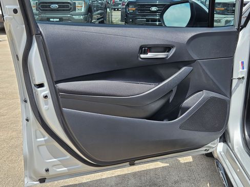 Used 2026 Toyota Corolla SE FWD image 14