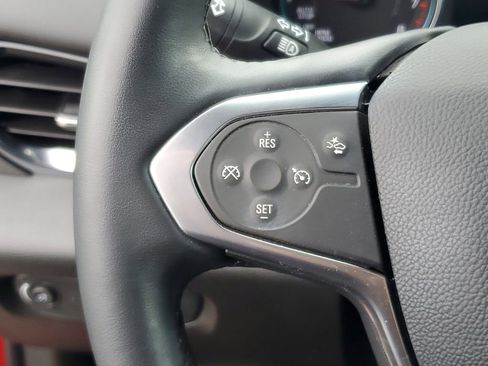 Used 2023 Chevrolet Traverse LT image 14