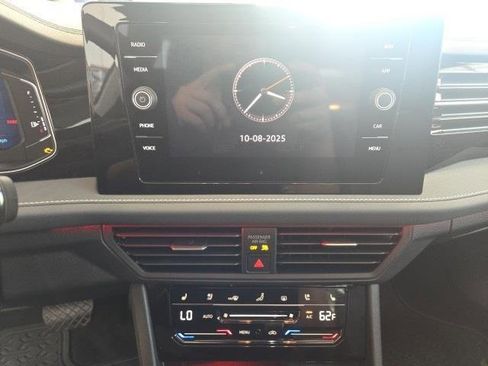 Used 2025 Volkswagen Jetta SEL image 21