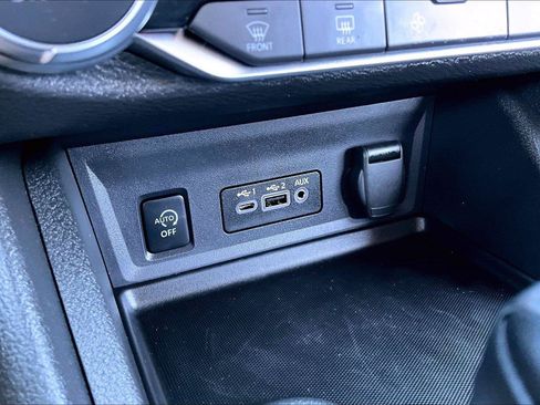 Used 2025 Nissan Sentra SR w/ Midnight Edition FWD image 16