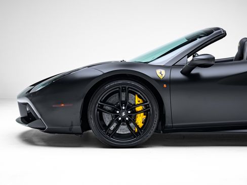 Used 2018 Ferrari 488 Spider image 14