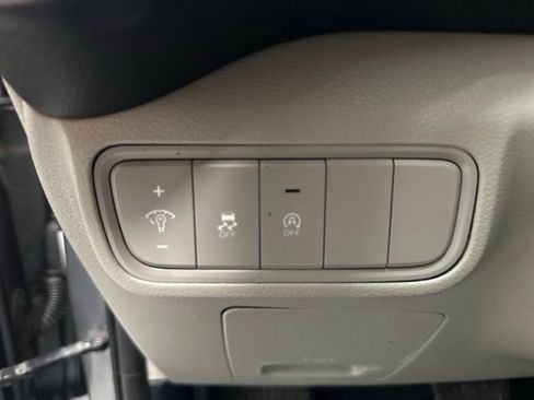Used 2023 Kia Soul LX w/ LX Technology Package FWD image 19