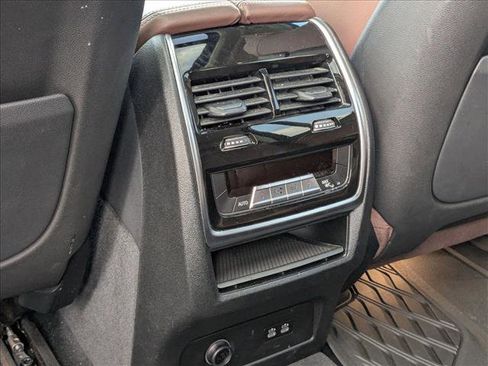 Used 2020 BMW X7 xDrive40i w/ Executive Package image 19