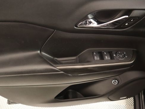 Used 2017 GMC Acadia SLT image 17