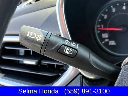 Used 2022 Chevrolet Equinox LT FWD image 15