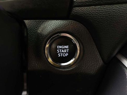 Used 2025 Toyota RAV4 XLE image 37