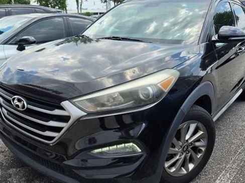 Used 2018 Hyundai Tucson SEL Plus FWD image 2