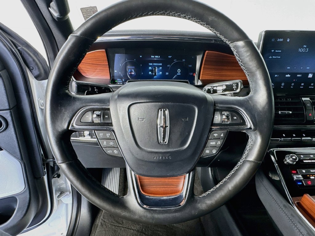 Used 2022 Lincoln Navigator Reserve RWD image 11
