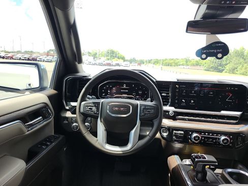 Certified 2024 GMC Sierra 1500 SLT w/ SLT Premium Plus Package AWD/4WD image 17