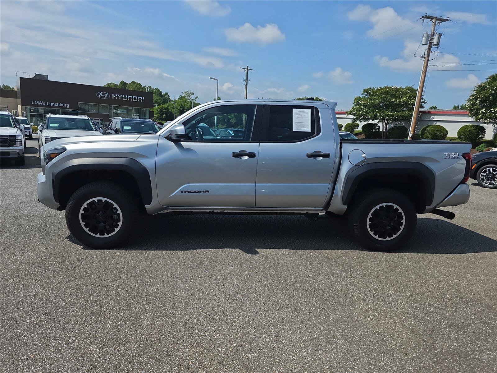 Used 2024 Toyota Tacoma TRD Off-Road AWD/4WD image 7
