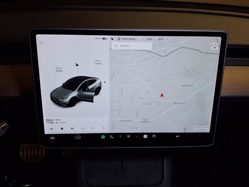 Used 2022 Tesla Model Y Performance image 4