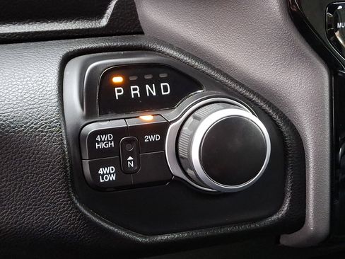 Used 2024 RAM 2500 Big Horn w/ Sport Appearance Package image 22