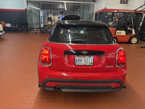 Used 2022 MINI Cooper 4-Door Hardtop image 7