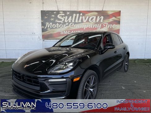Used 2024 Porsche Macan image 1