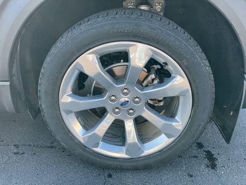 Used 2020 Ford Explorer Platinum w/ Premium Technology Package image 9