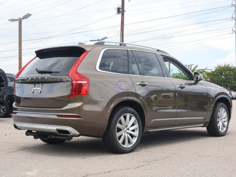 Used 2017 Volvo XC90 T6 Momentum w/ Vision Package AWD/4WD image 5