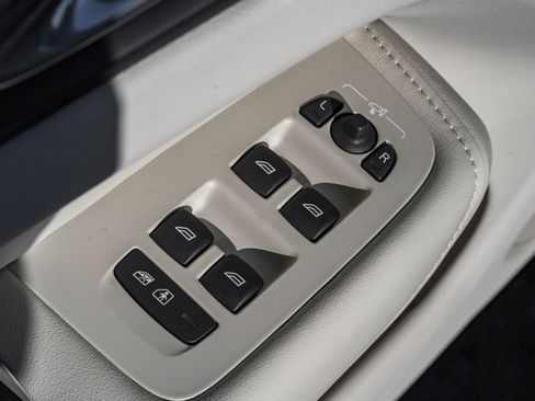 New 2026 Volvo XC60 B5 Ultra w/ Climate Package image 38