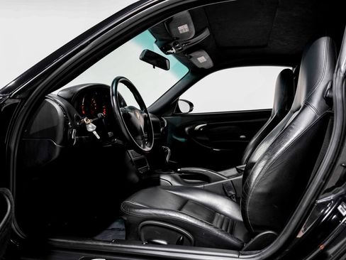 Used 2004 Porsche 911 Carrera RWD image 16
