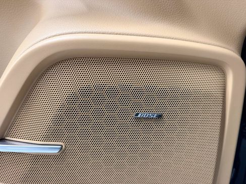 Used 2016 Porsche Cayenne AWD/4WD image 16