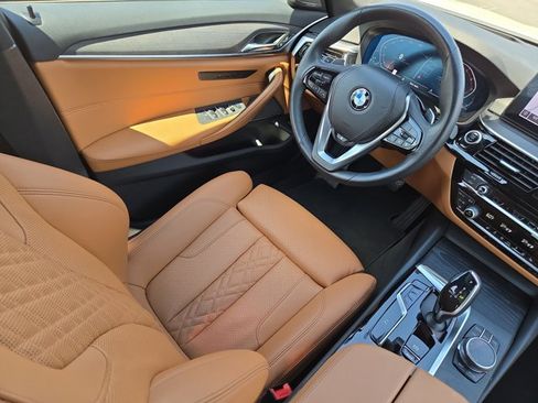 Used 2023 BMW 530i xDrive AWD/4WD image 38