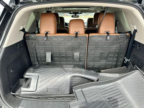 Used 2022 Nissan Pathfinder Platinum w/ Cargo Package image 5