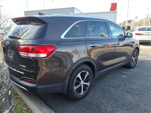 Used 2017 Kia Sorento EX w/ EX Advanced Touring Package image 2