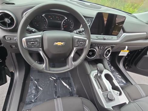 New 2026 Chevrolet Blazer LT w/ Convenience Package AWD/4WD image 18