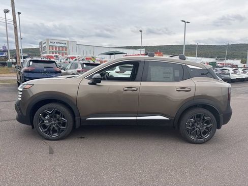 New 2026 Nissan Kicks SR w/ SR Premium Package image 8