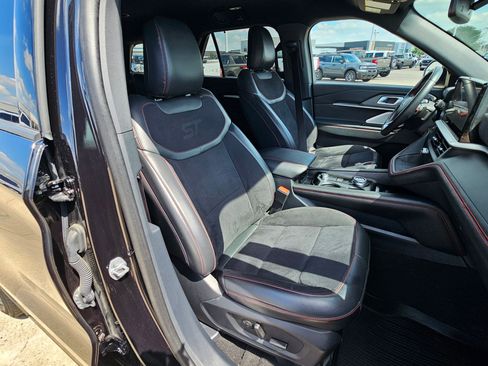 Certified 2025 Ford Explorer ST RWD image 33