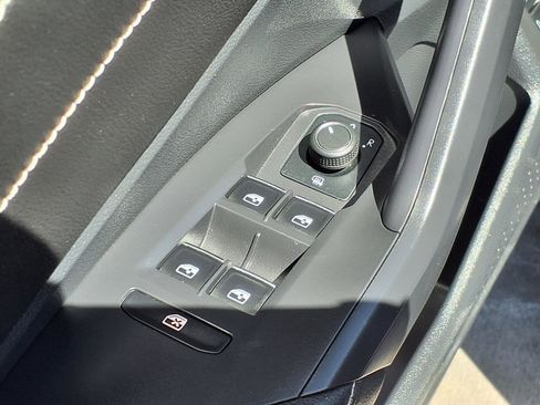 Used 2024 Volkswagen Jetta SEL FWD image 22